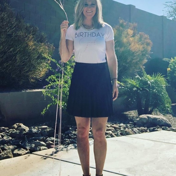 Birthday girl white crewneck tee - Picture 3 of 3